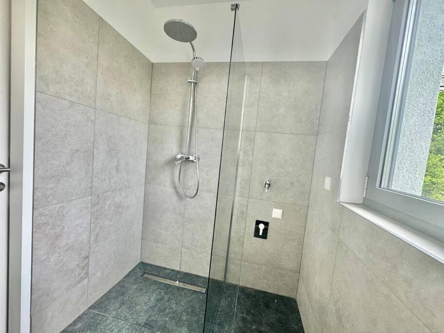 Rooftop Apartment With Balcony & Free Parking Vienna Exterior photo